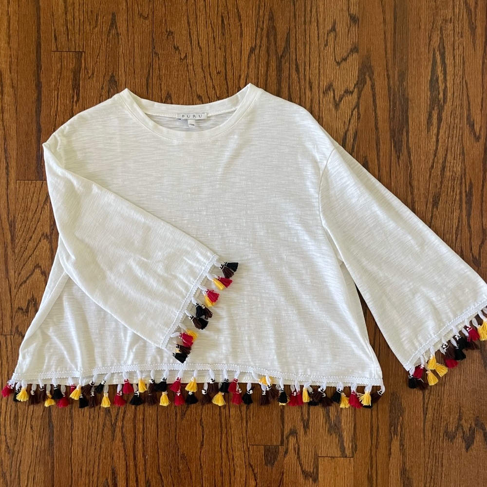 Buru - slightly cropped tassel top. Size small/medium. Great condition.